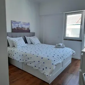 Apartamento Em Alvalade Apartamento